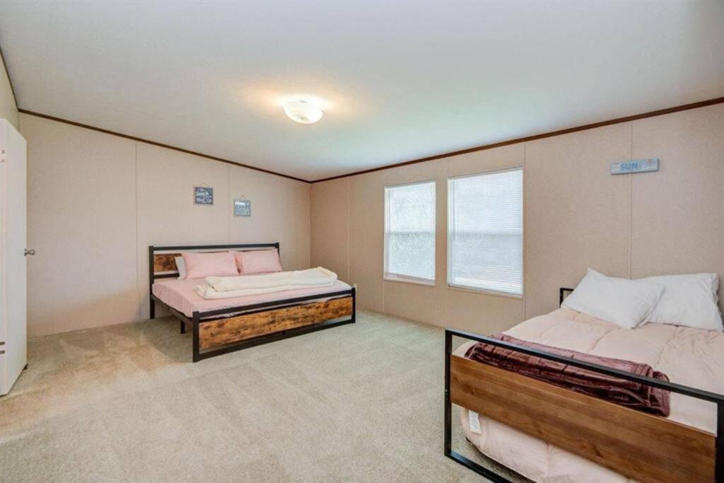 Seaside Serenity - Holiday Home Sleeps 10 Dickinson Extérieur photo