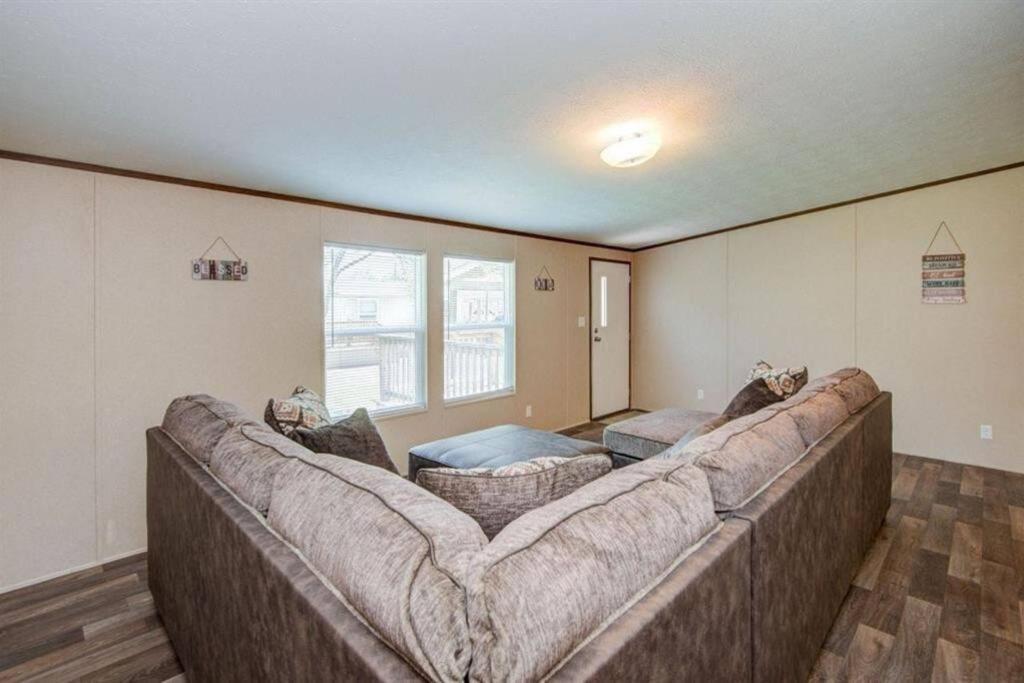 Seaside Serenity - Holiday Home Sleeps 10 Dickinson Extérieur photo